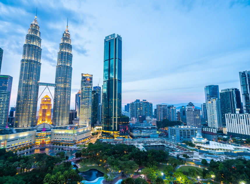 Beautiful architecture building exterior city in kuala lumpur skyline at night